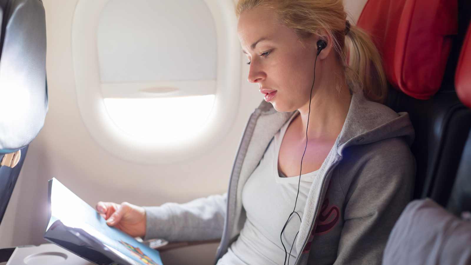 12 Airplane Habits You Should Stop Doing Immediately