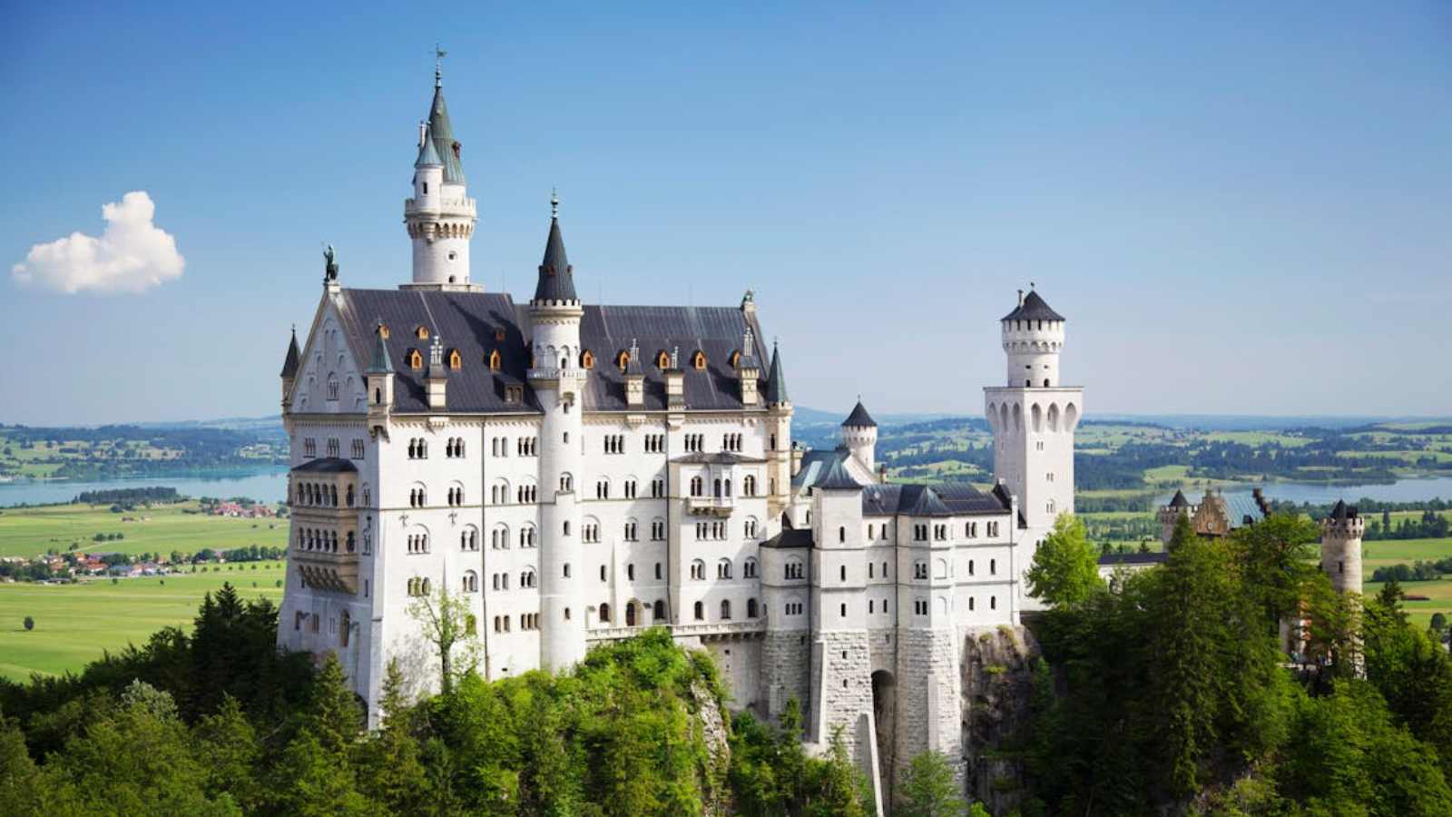 12 Enchanting Fairy-Tale Towns Around the World You Have to See to Believe