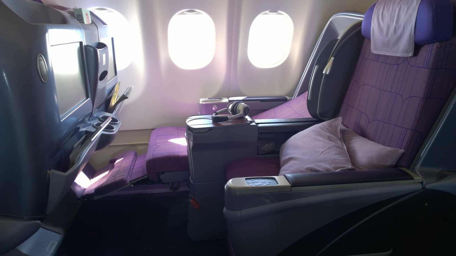 12 Airplane Habits You Should Stop Doing Immediately