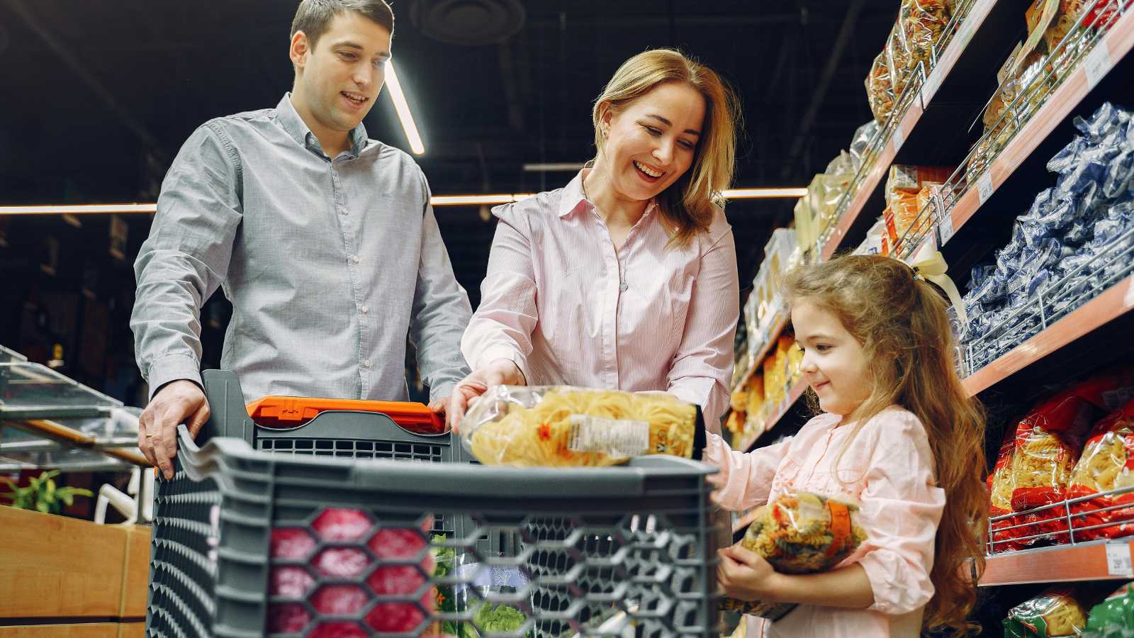 Places You Should Never Leave a Tip – It Could Cost You More Than You Think!