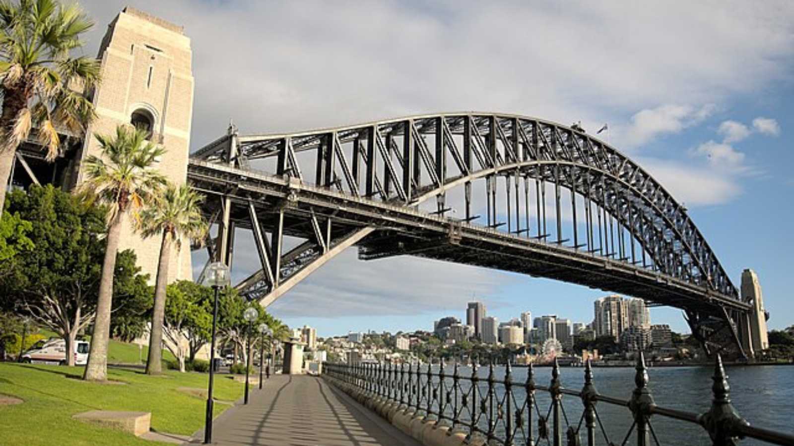 15 Amazing Bridges Around the World That Will Leave You in Awe