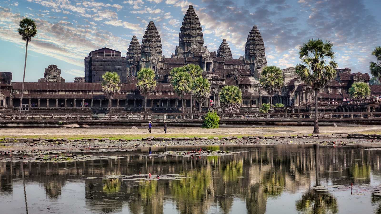 Ancient Landmarks Around the World That Still Captivate Tourists Today!
