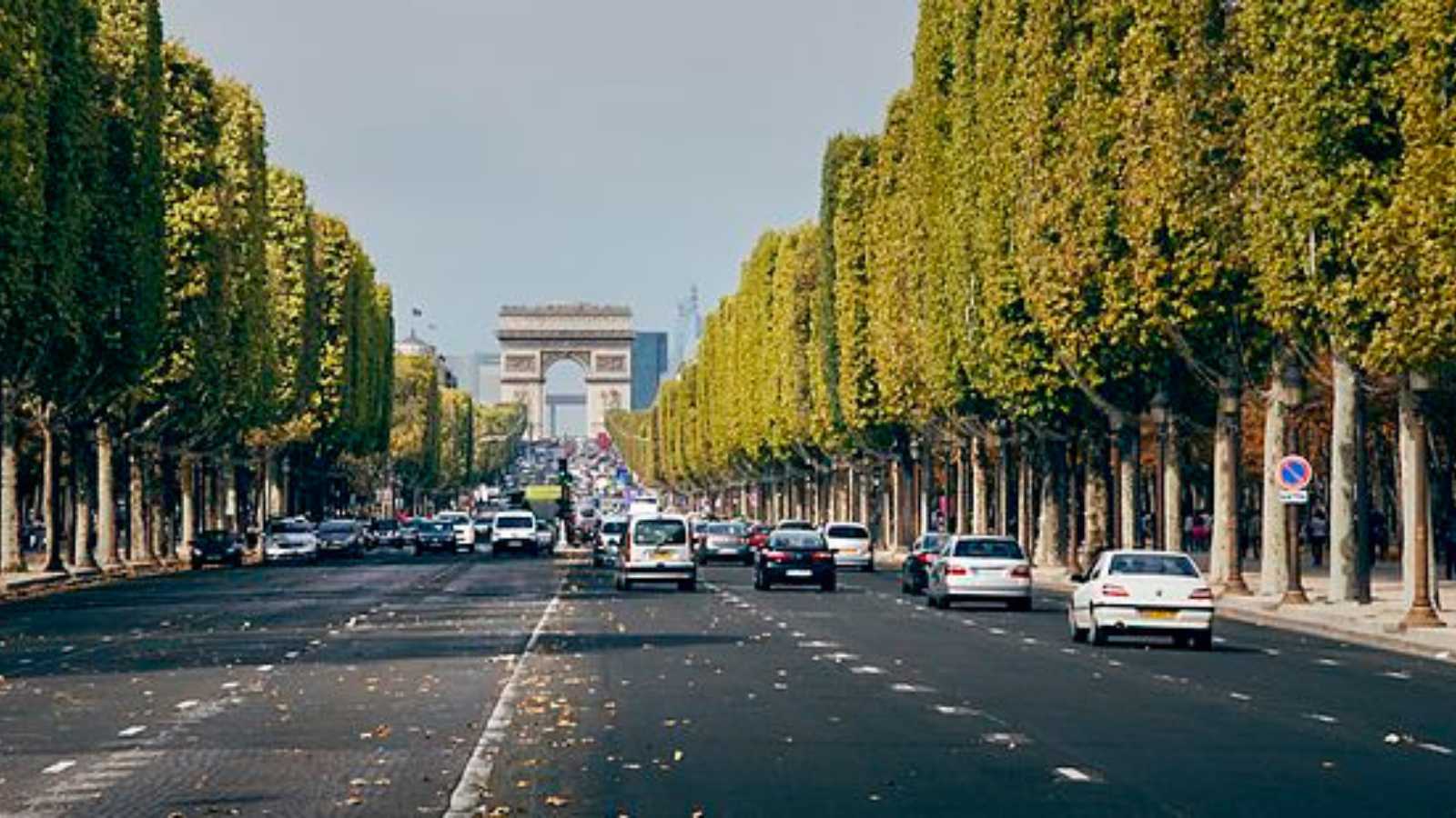  Breathtaking Historic Streets Around the World You Need to See