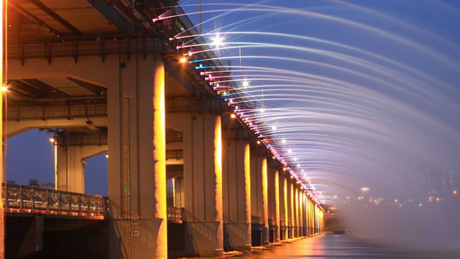Breathtaking Water Displays Around the World That Will Leave You Speechless