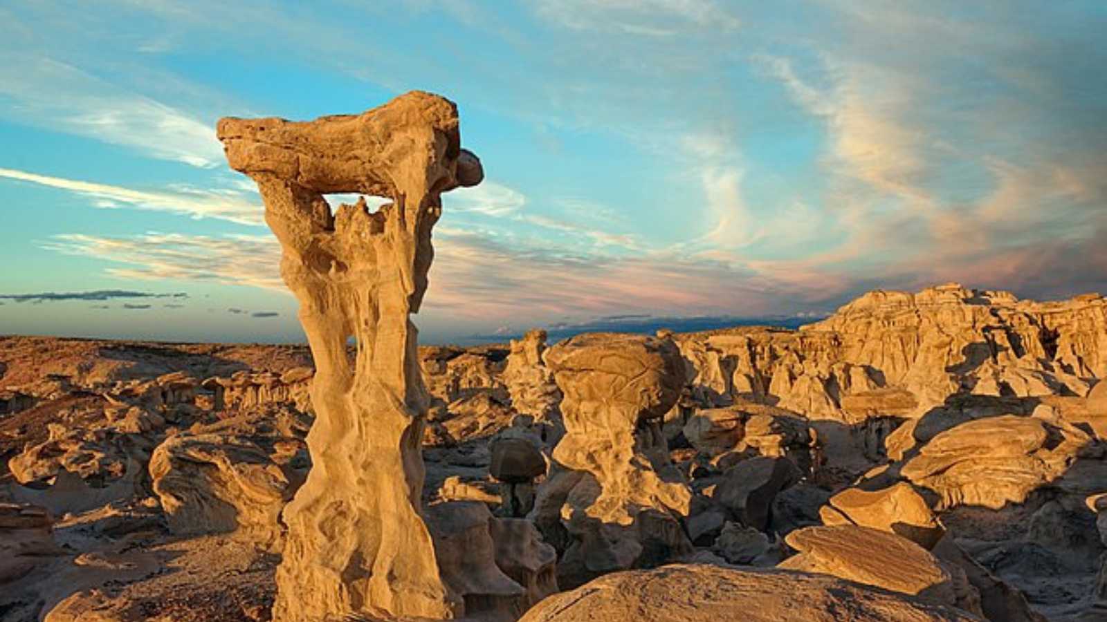  Otherworldly Desert Landscapes You Can Explore in Real Life