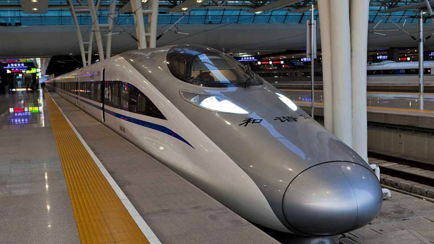 17 World's Best High-Speed Trains You Need to Experience