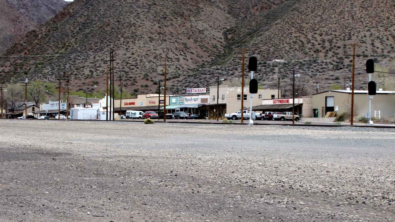 10 Hidden Towns Buried Deep in the Heart of the Mojave Desert