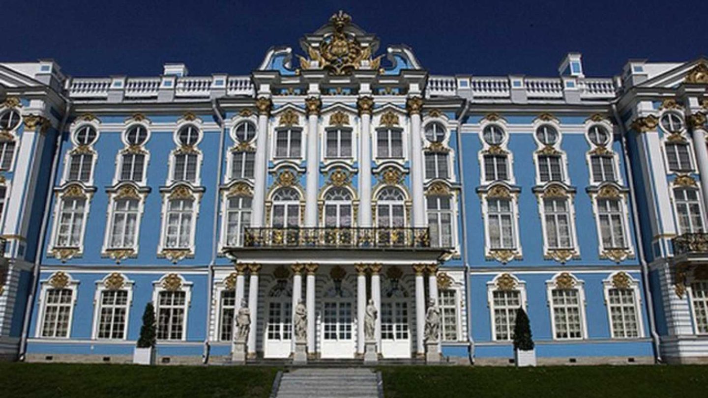 Step Inside: The Most Breathtaking Historical Homes Ever Ranked