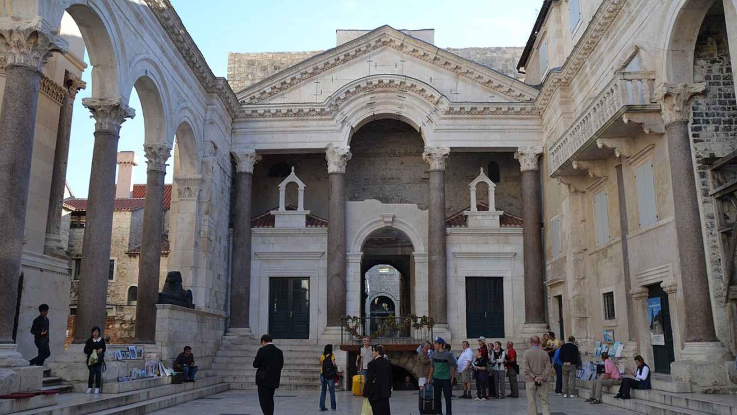17 Ancient Roman Villas Still Standing Today
