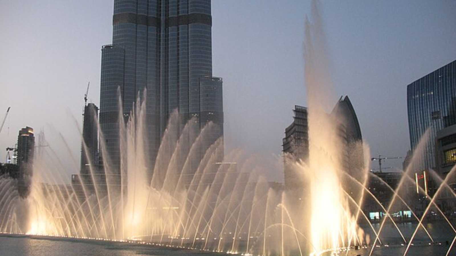 Breathtaking Water Displays Around the World That Will Leave You Speechless