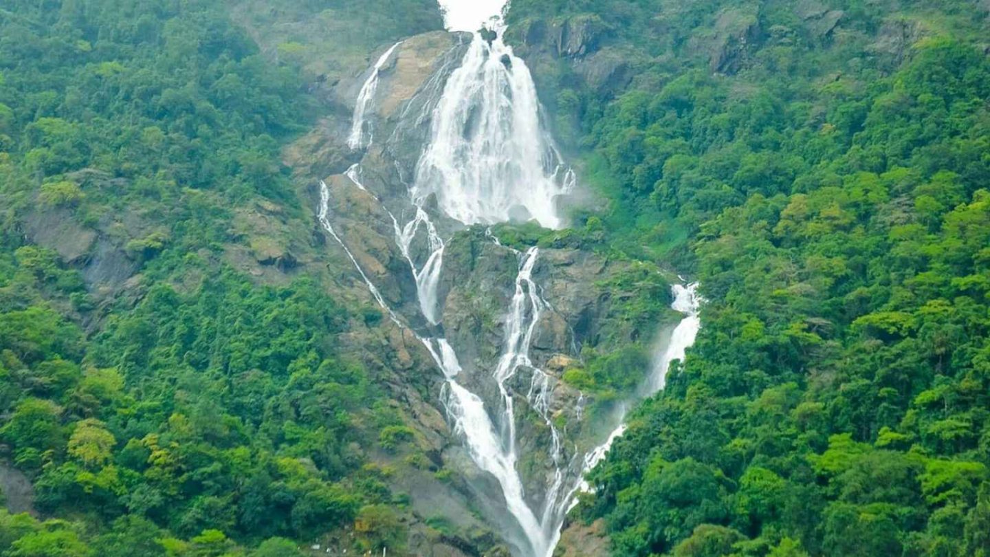 17 Breathtaking Natural Wonders You Must See in India