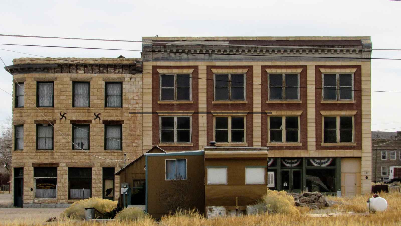 10 Hidden Towns Buried Deep in the Heart of the Mojave Desert