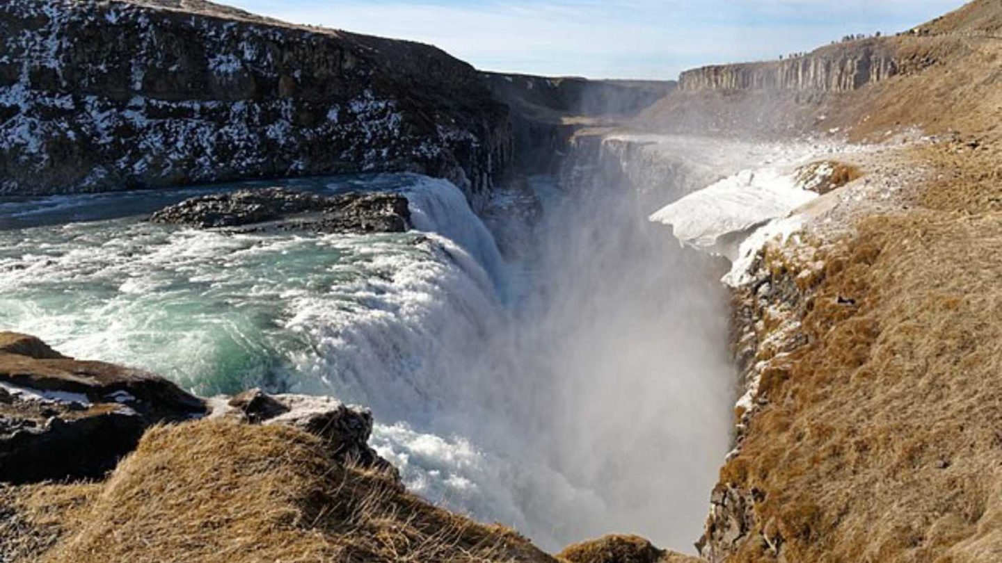 Breathtaking Water Displays Around the World That Will Leave You Speechless