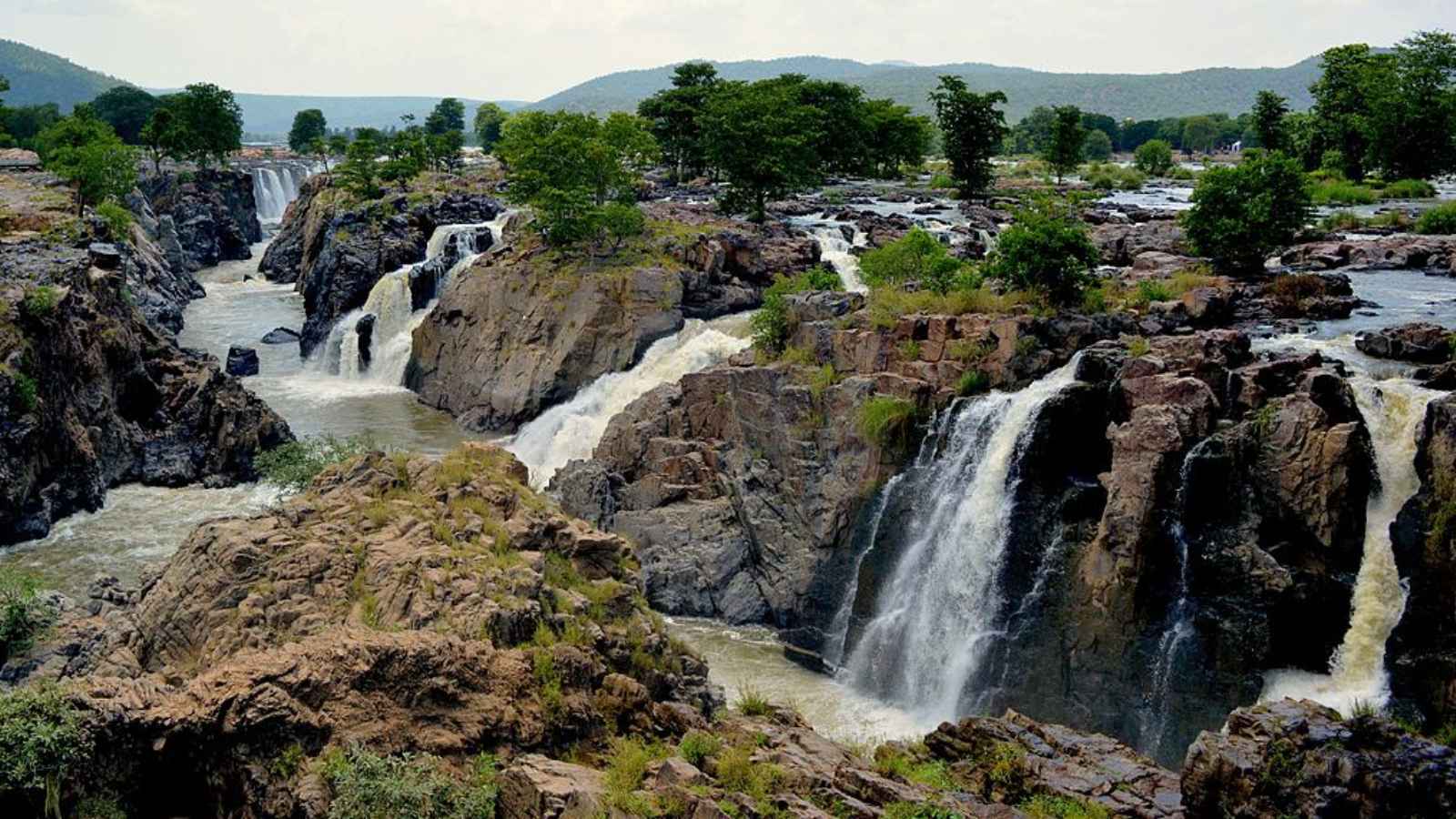 17 Breathtaking Natural Wonders You Must See in India
