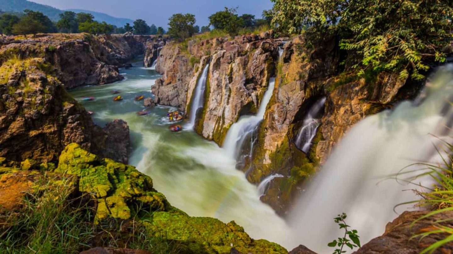  
 	
17 Breathtaking Natural Wonders You Must See in India