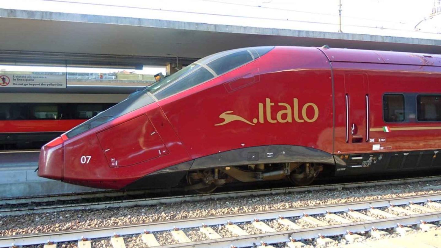 17 World's Best High-Speed Trains You Need to Experience