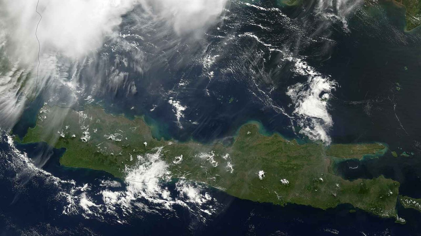 12 Stunning Indonesian Islands for an Affordable Dream Vacation