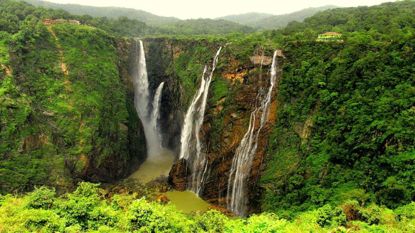17 Breathtaking Natural Wonders You Must See in India