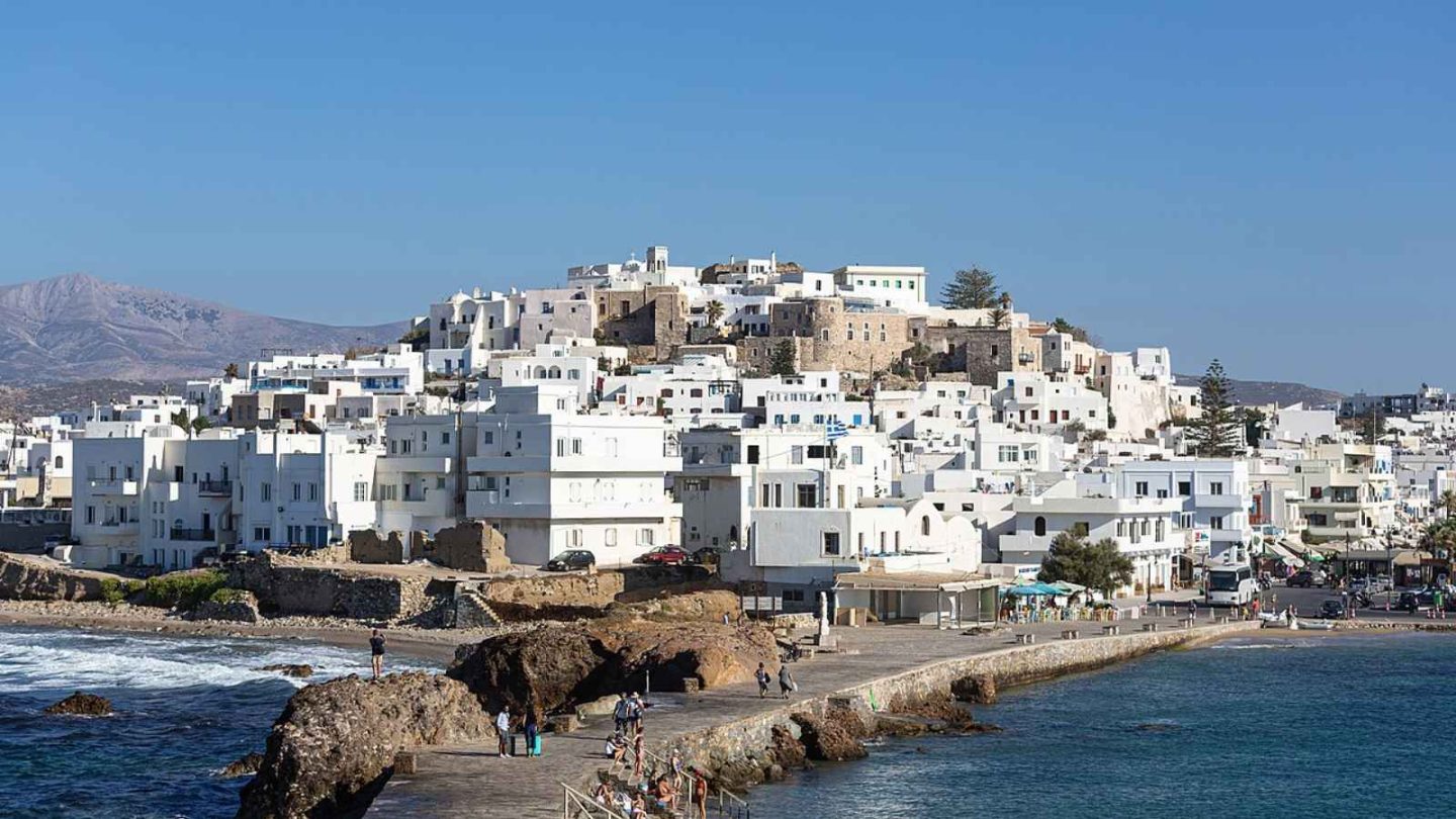 12 Must-Visit Places in Greece for a Once-in-a-Lifetime Trip