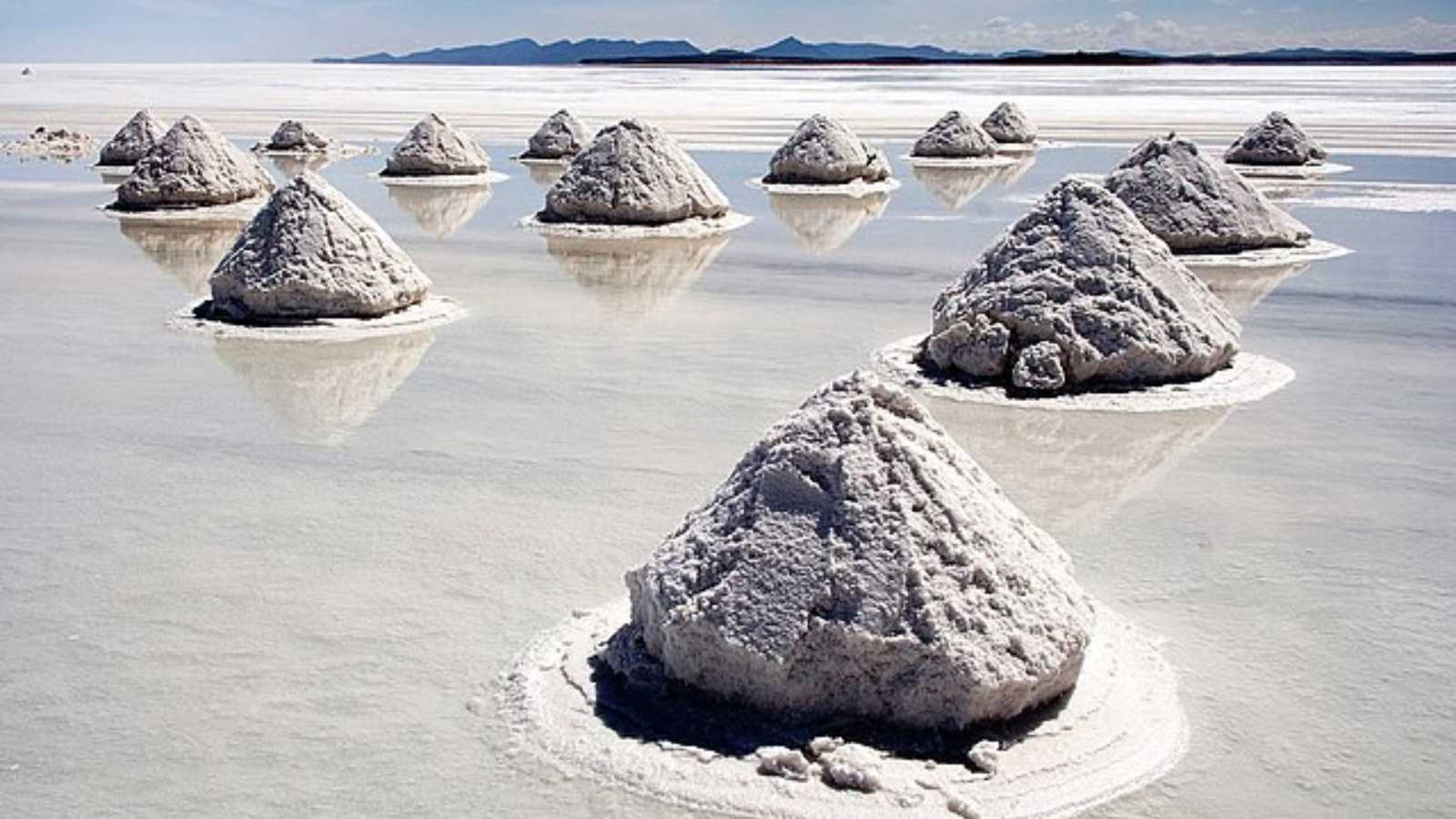 Explore Earth’s
 Most Surreal Rock Formations—You’ll Think They’re CGI