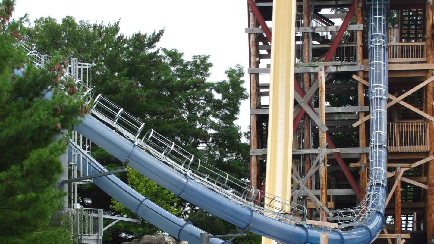 17 of the Scariest Waterpark Rides in the World