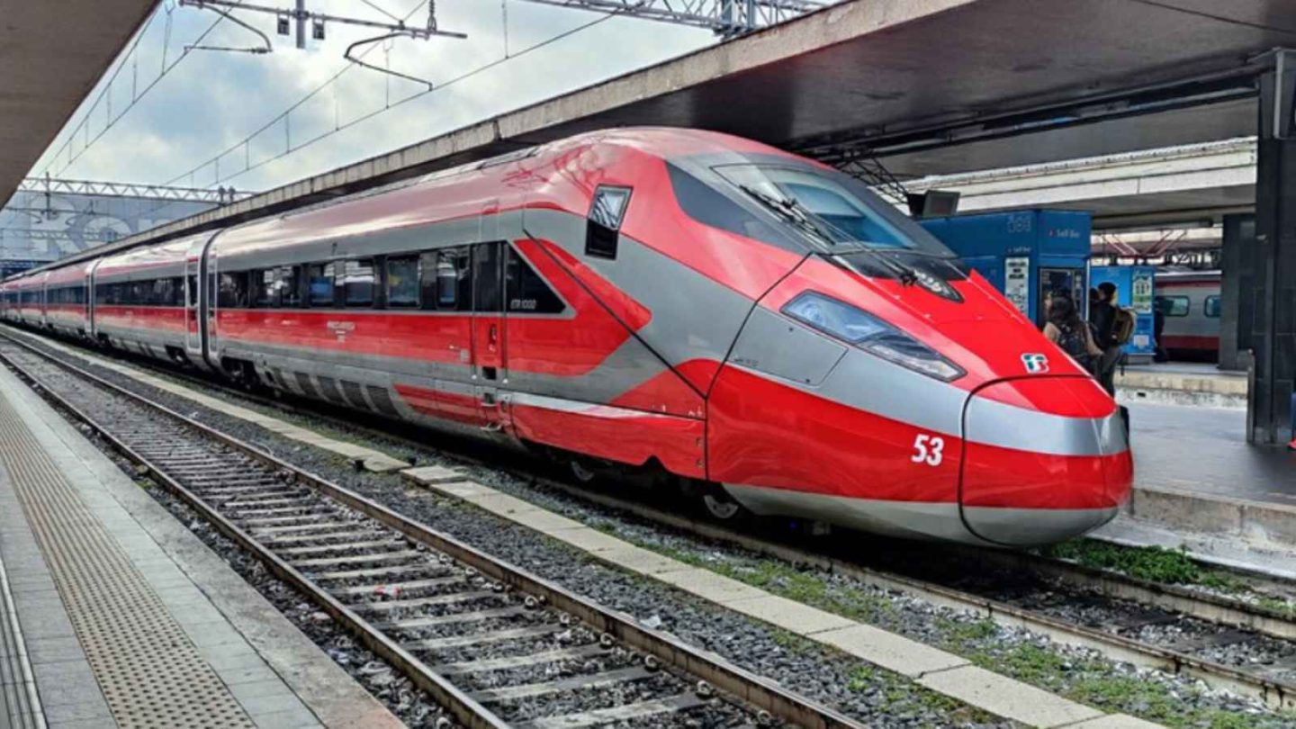 17 World's Best High-Speed Trains You Need to Experience