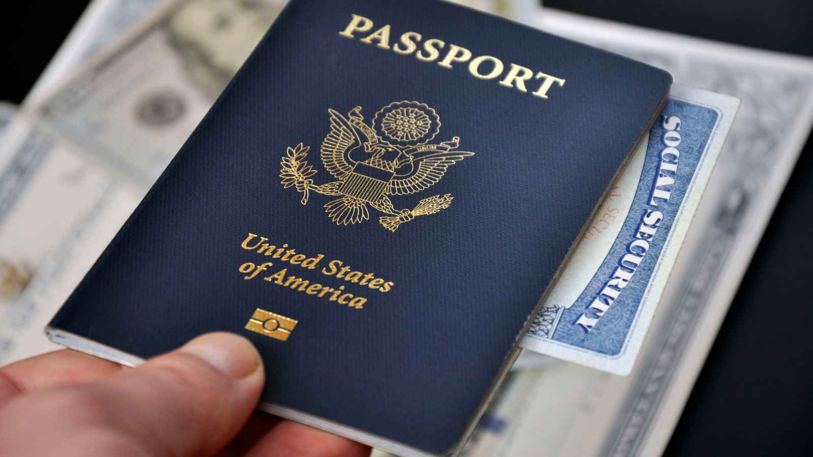 15 Essential Items to Bring on Port Days for the Ultimate Cruise Experience  