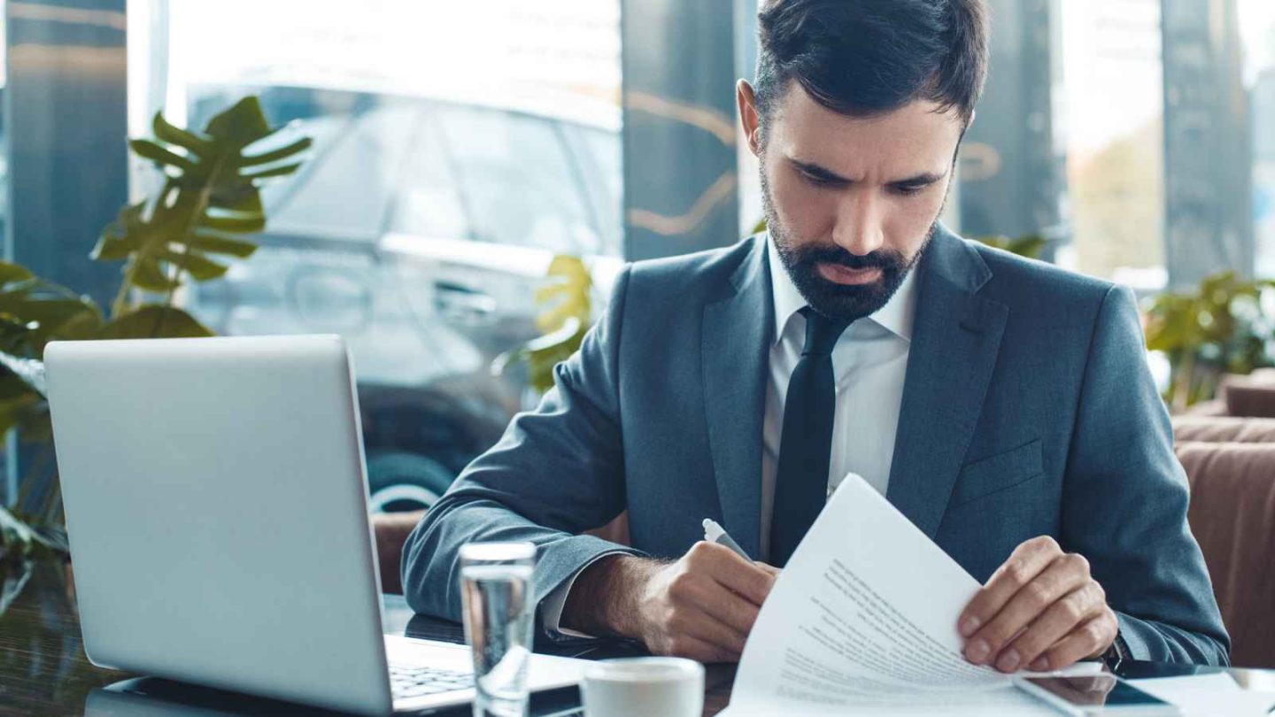 15 Hidden High-Paying Travel Jobs Few People Realize Exist