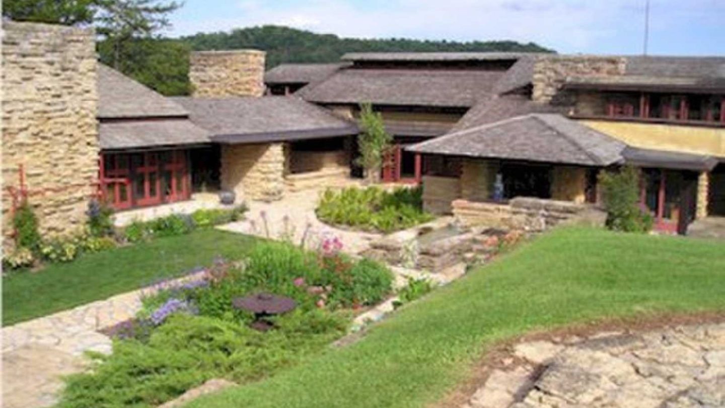 Step Inside: The Most Breathtaking Historical Homes Ever Ranked