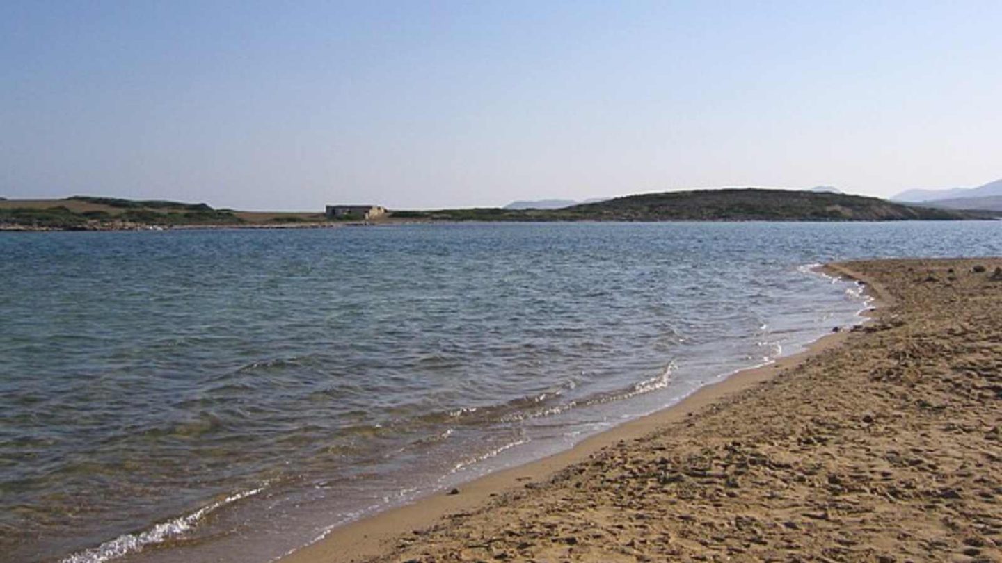 Breathtaking Greek Beaches Where You’ll Want to Soak Up the Sun!