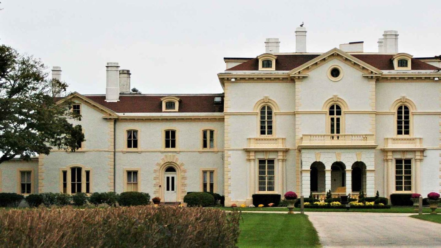 15 Opulent Historic Mansions in the Hudson Valley & Upstate NY Built by America’s Wealthiest Dynasties