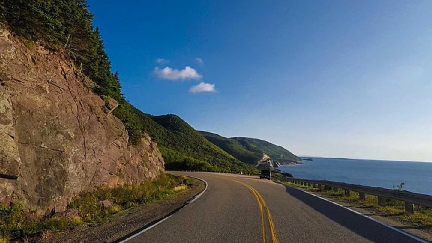 Enchanting Routes for the Ultimate Scenic Escape