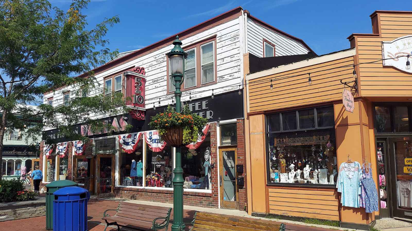 15 Historic Beach Towns in the U.S. That Have Stood the Test of Time