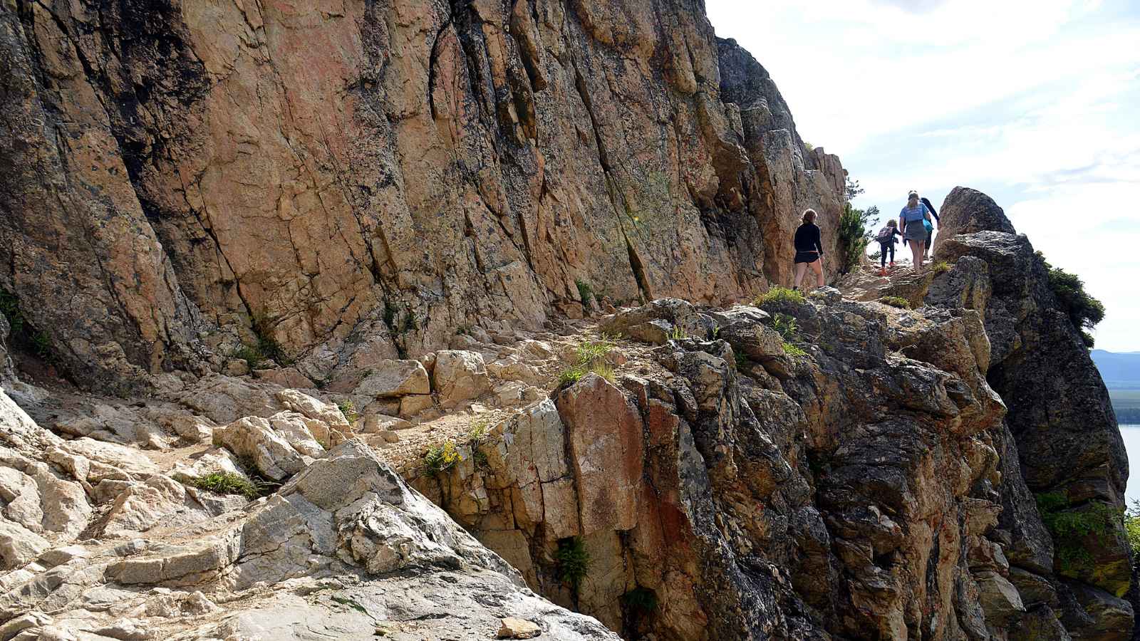 15 Scenic Hiking Trails in America You Have to See to Believe