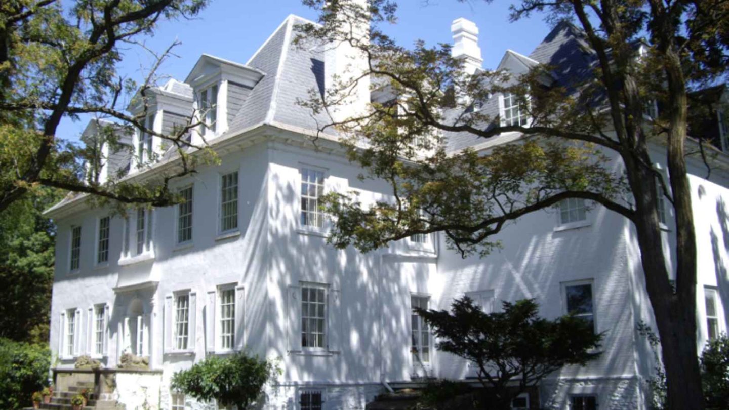 15 Opulent Historic Mansions in the Hudson Valley & Upstate NY Built by America’s Wealthiest Dynasties