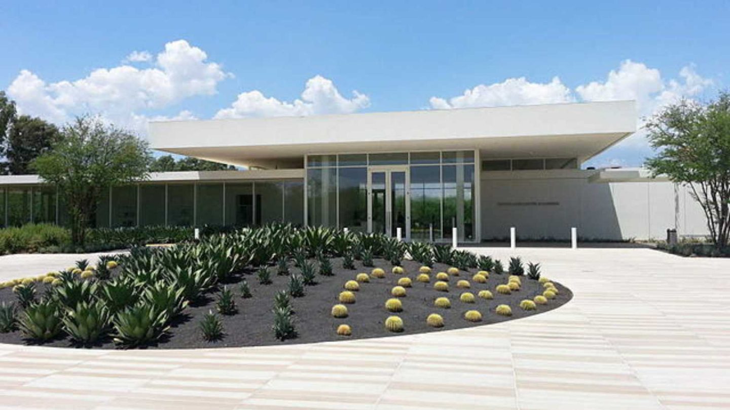 Ditch the Daily Grind: Explore the World's Most Luxurious Desert Homes