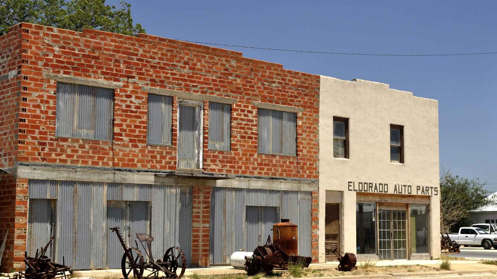 15 Small Towns in America Where Outsiders Aren’t Exactly Welcome