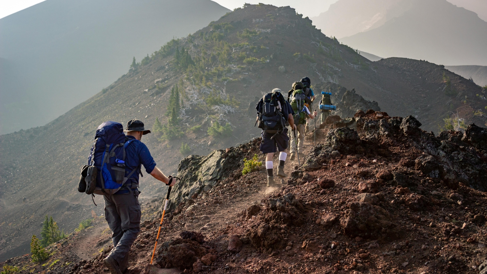 14 Popular Hiking Trails That Are Actually Overrated and Dangerous