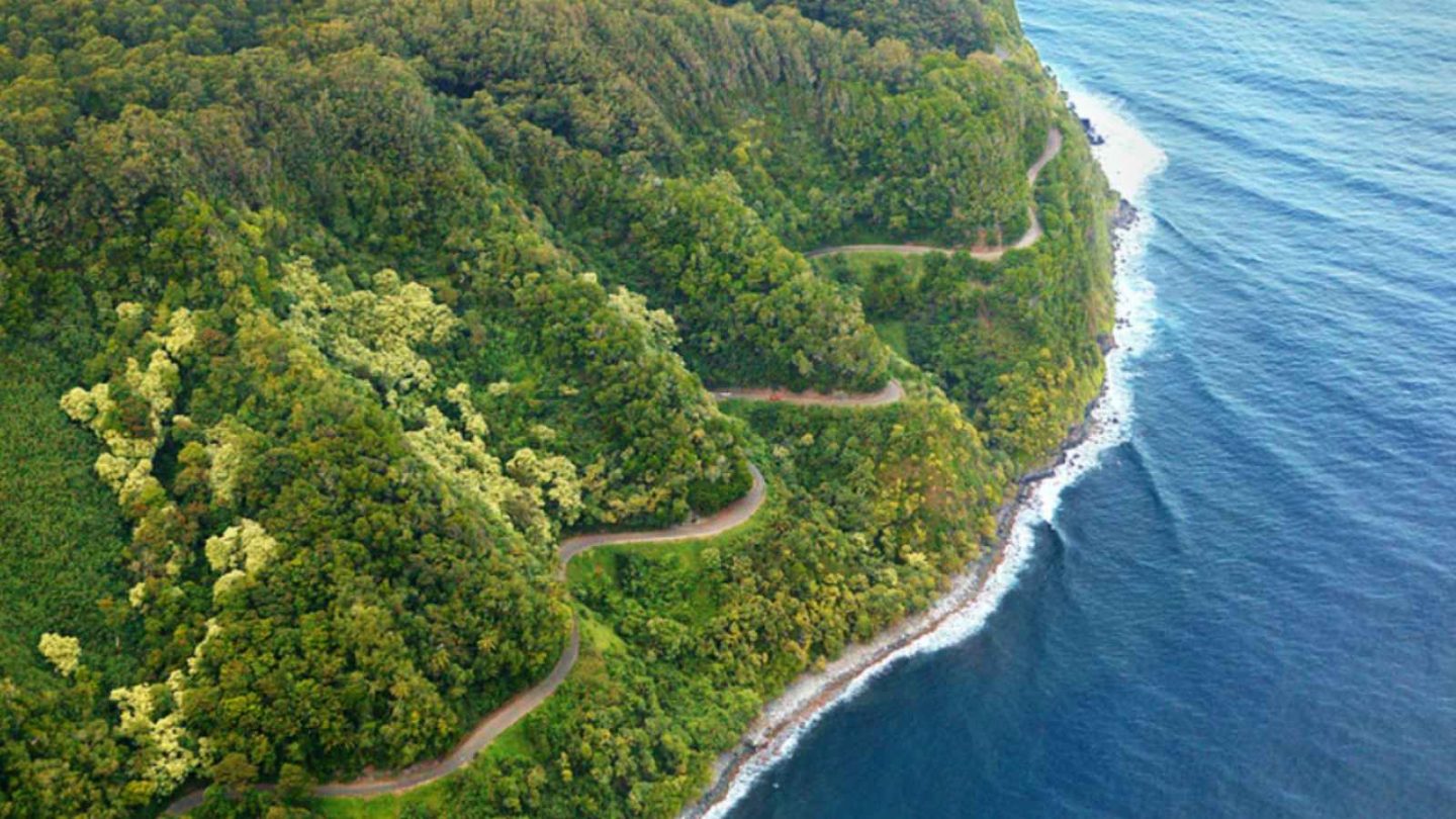 14 Breathtaking Roads Every Driver Should Add to Their Bucket List