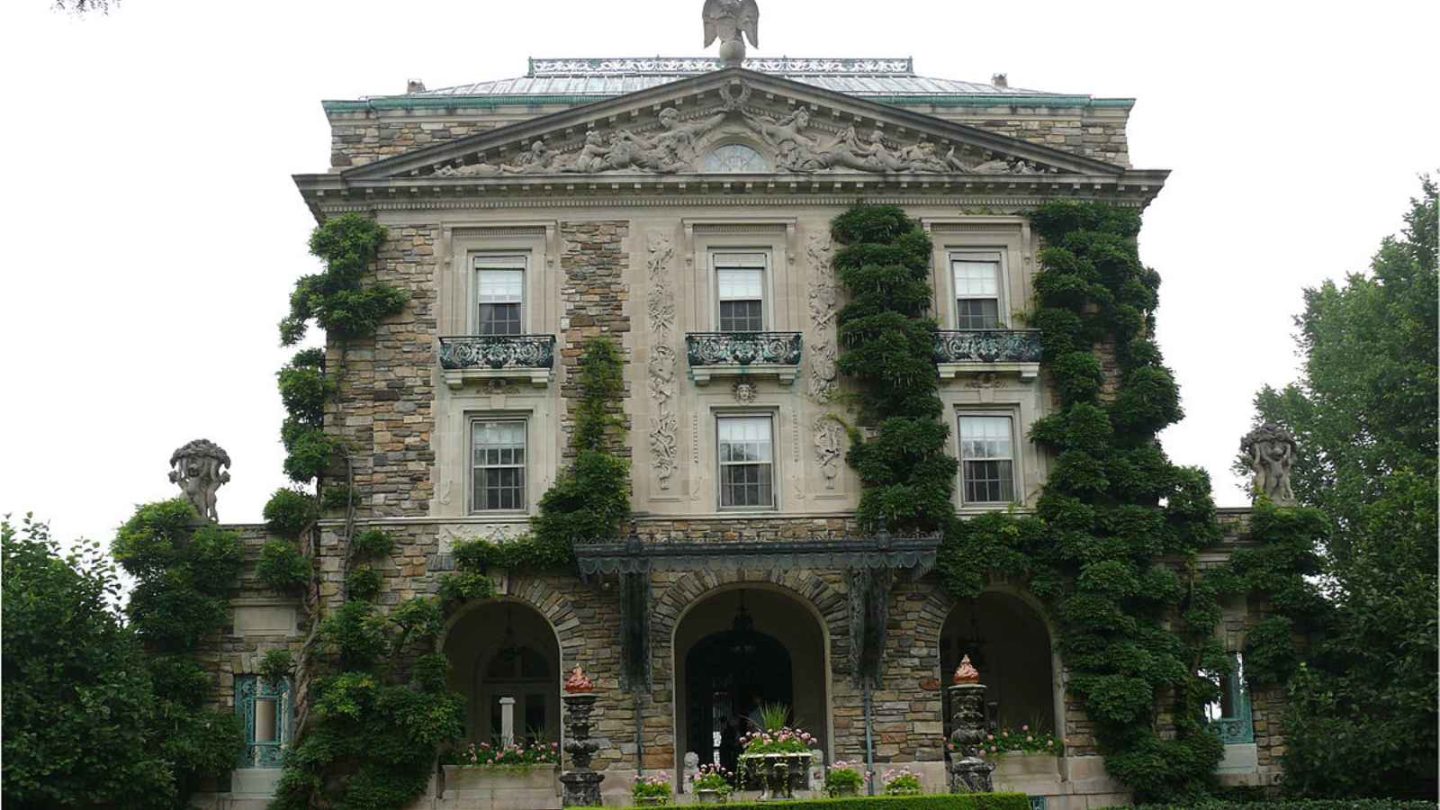 15 Opulent Historic Mansions in the Hudson Valley & Upstate NY Built by America’s Wealthiest Dynasties
