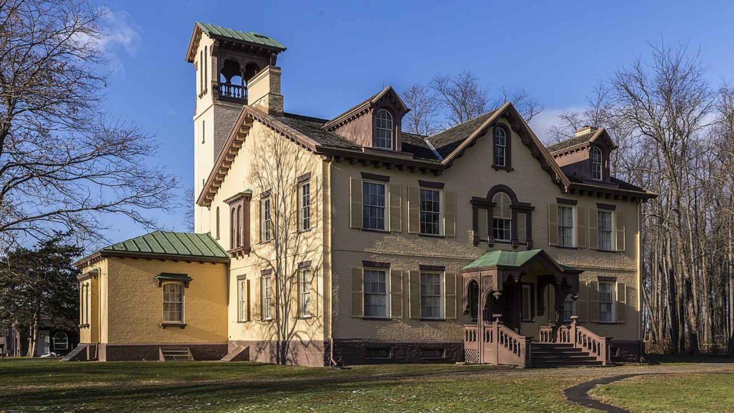 15 Opulent Historic Mansions in the Hudson Valley & Upstate NY Built by America’s Wealthiest Dynasties