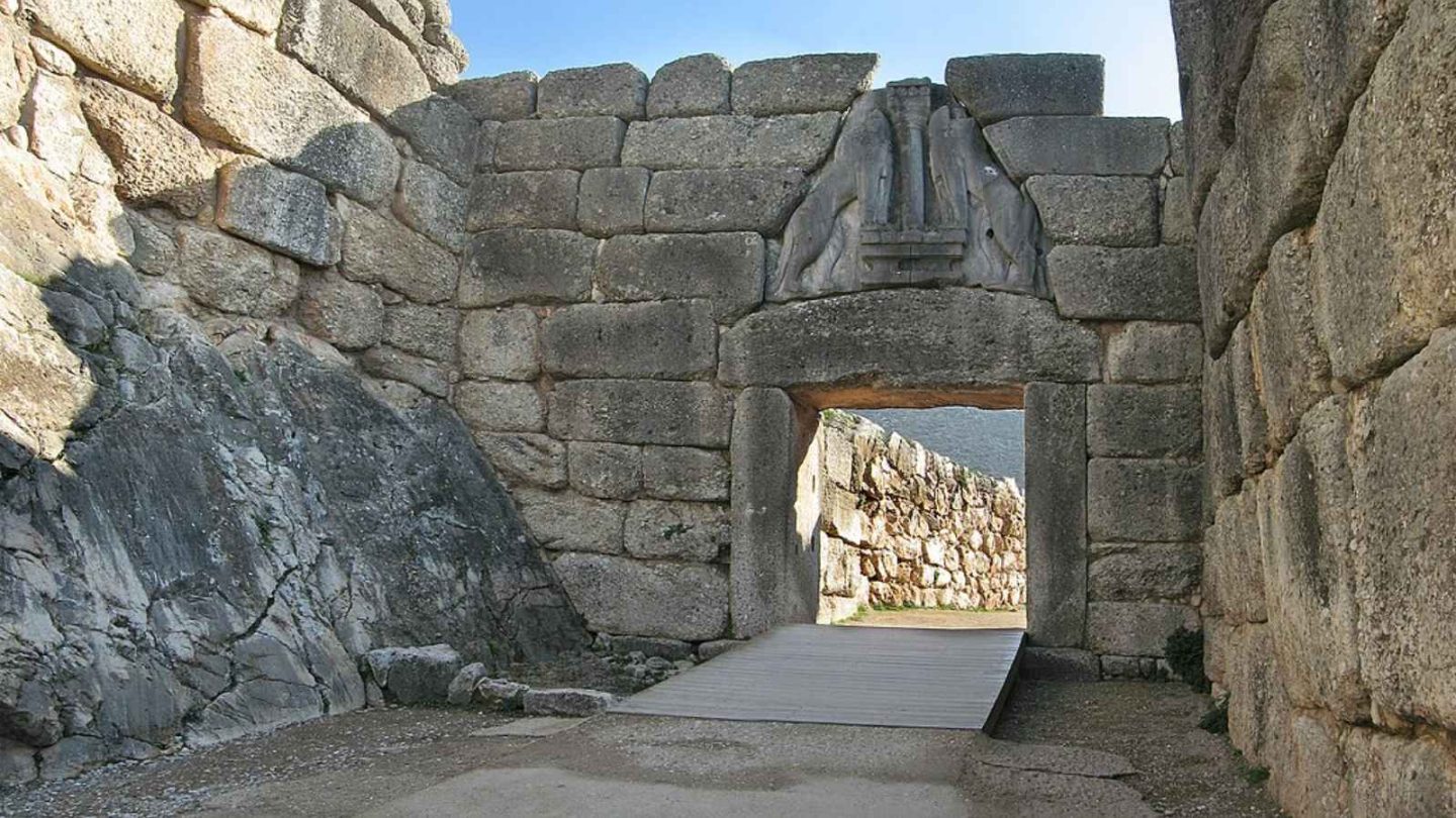 17 Incredible Ancient Greek Ruins to Explore