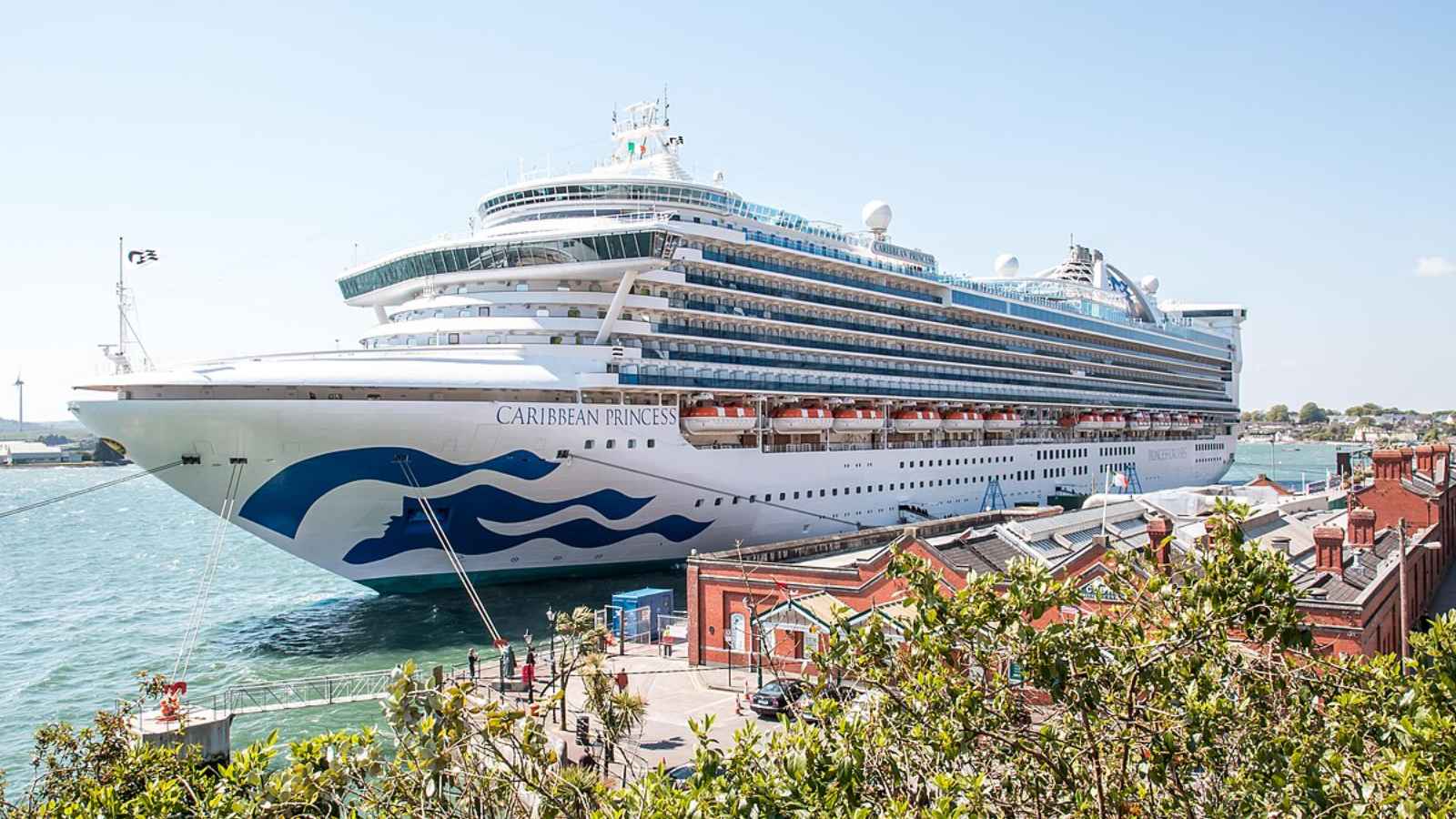 17 Oldest Cruise Lines Still Sailing the Seas Today