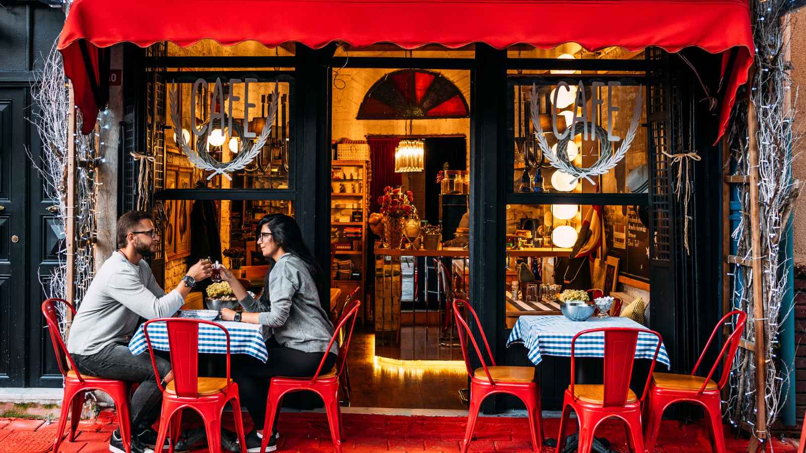 15 Proven Money-Saving Tips for Traveling on a Budget