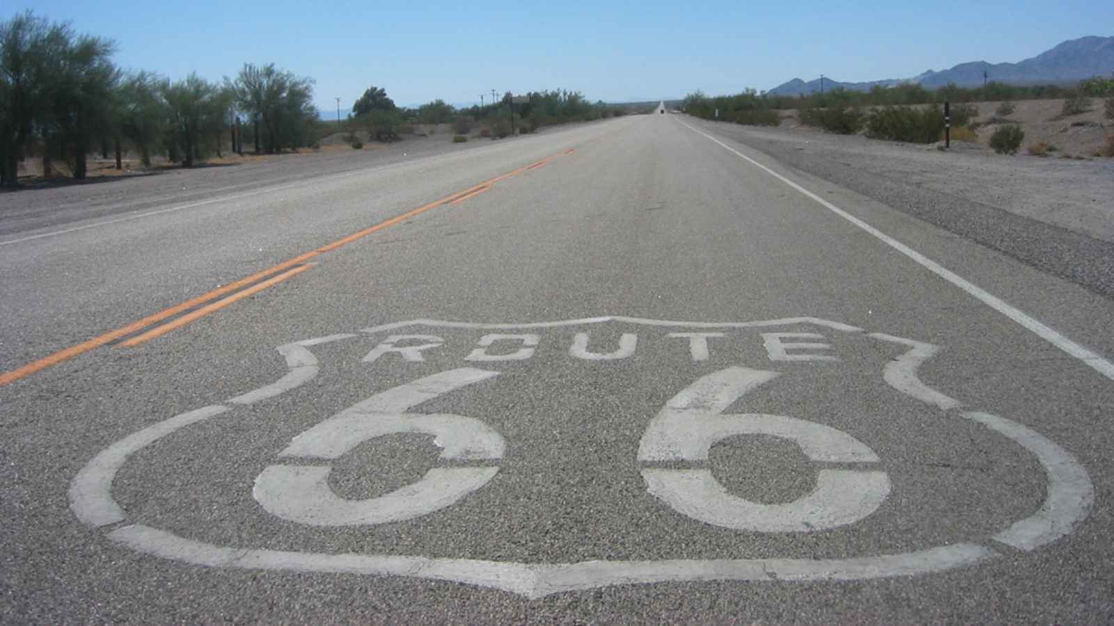 14 Breathtaking Roads Every Driver Should Add to Their Bucket List