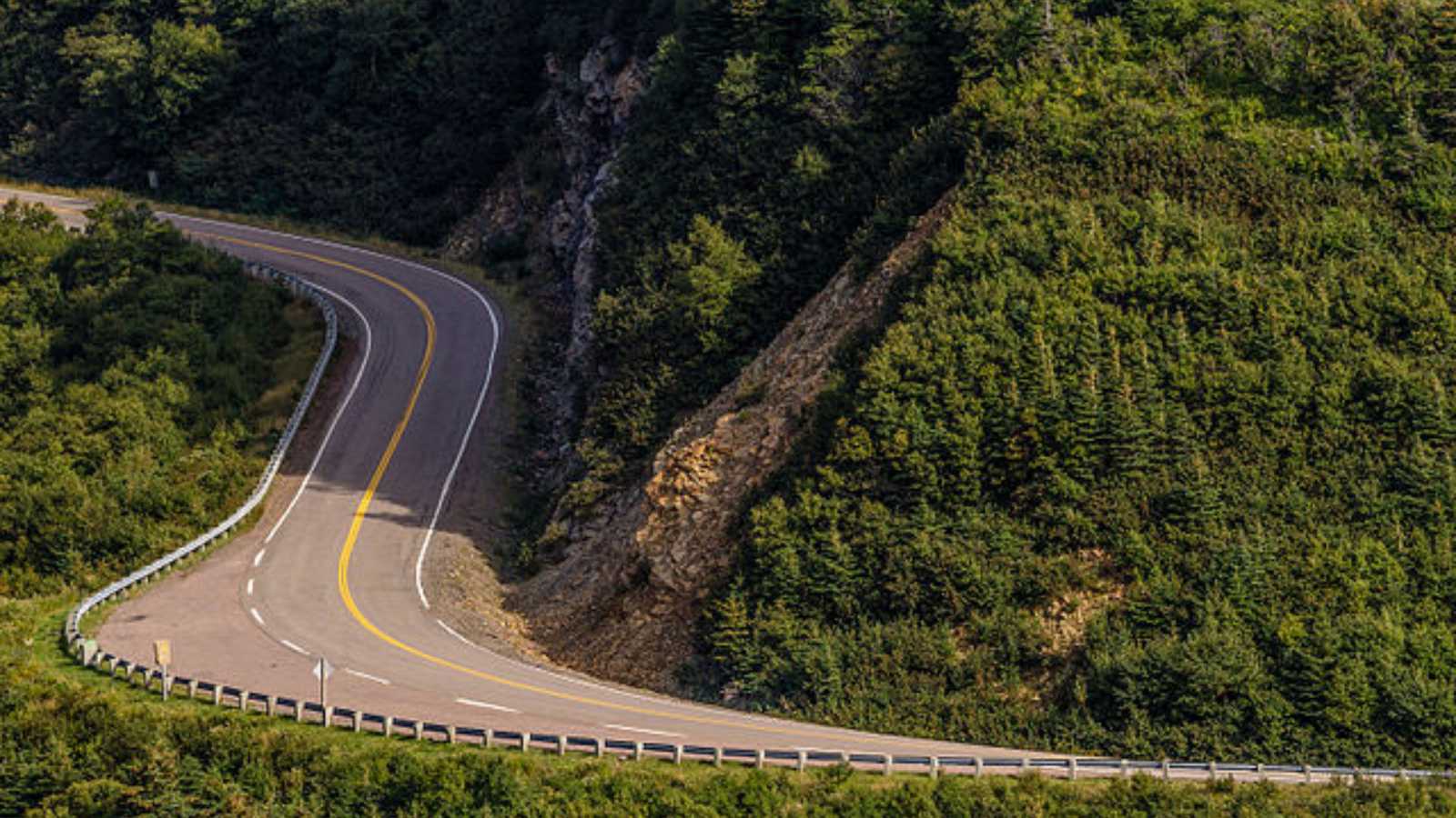 Enchanting Routes for the Ultimate Scenic Escape