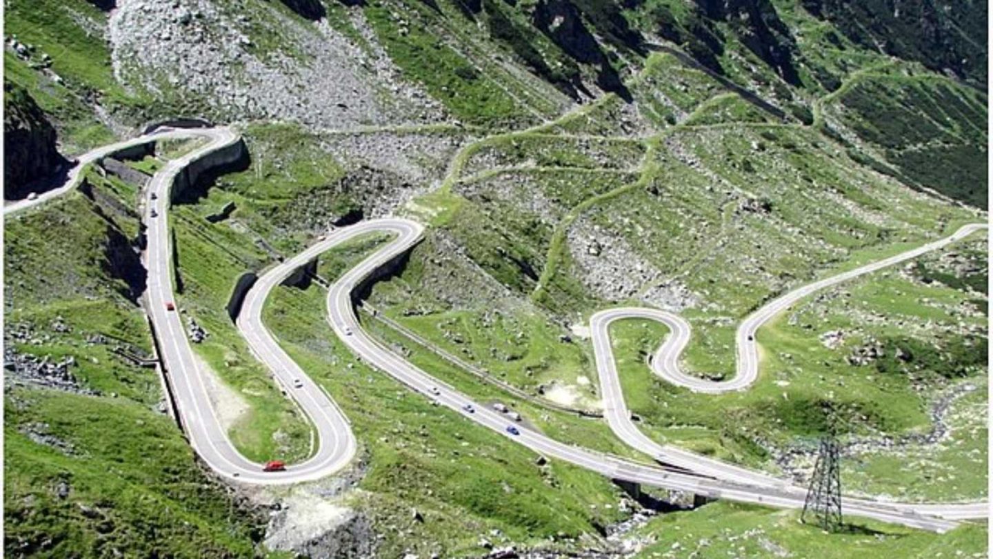 Enchanting Routes for the Ultimate Scenic Escape