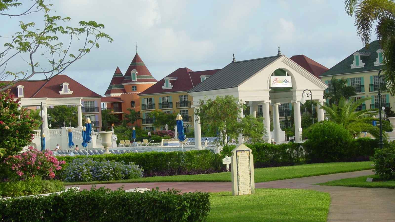 15 Caribbean Nations That Are Perfect for Americans Looking to Relocate