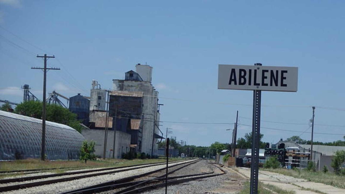 American Rural Towns That Are Hot Spots for Relocation in 2025