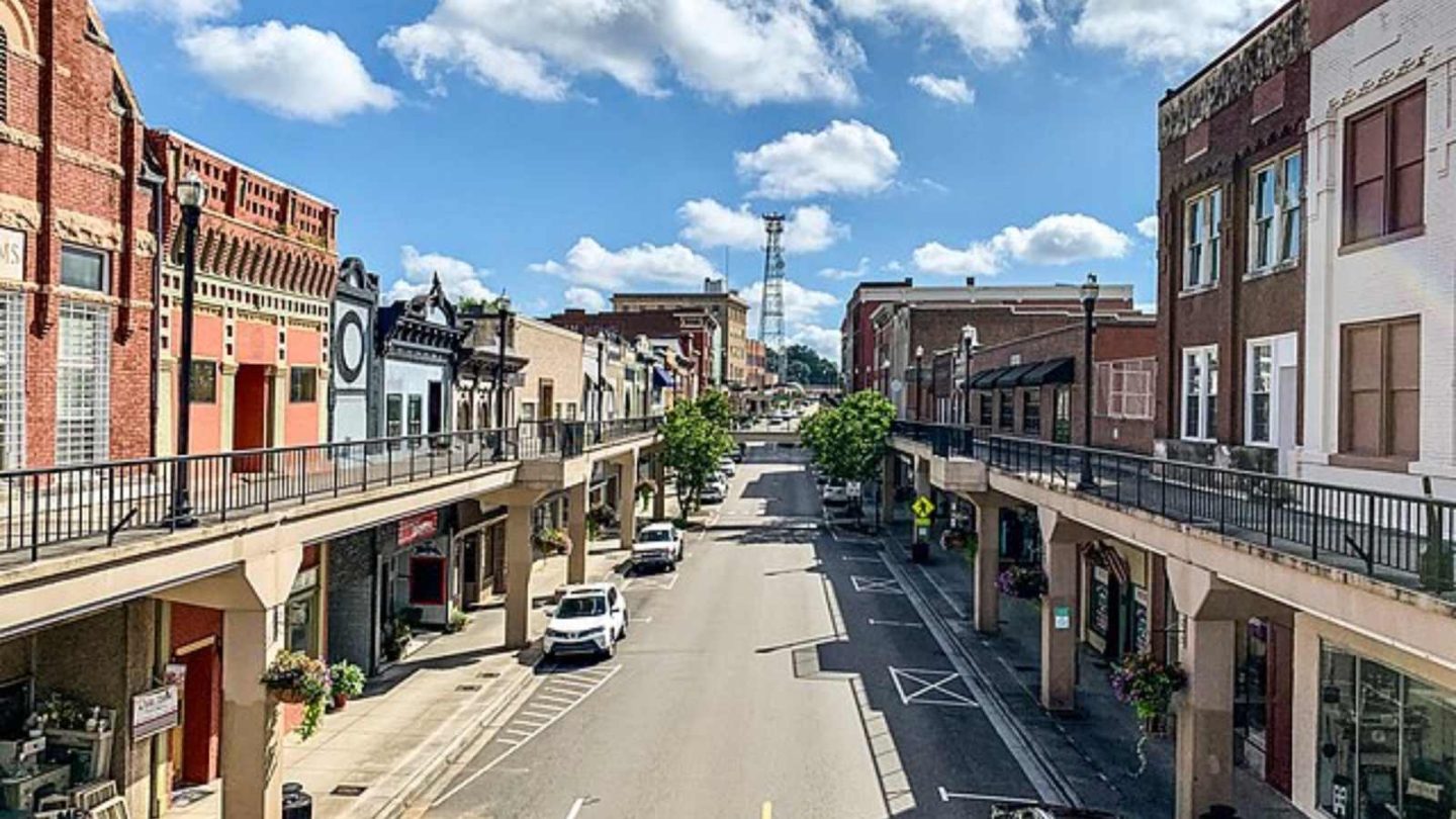American Rural Towns That Are Hot Spots for Relocation in 2025